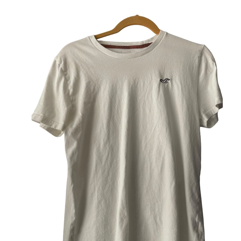 Hollister Men's White T-Shirt with Logo Size